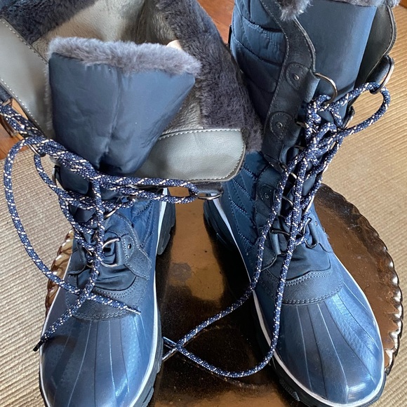 JBU Navy Blue lace-up rain boots - Picture 6 of 7